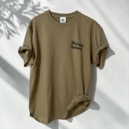 やんばるの自然を纏う オリジナルデザインTシャツ(カーキ/Lサイズ)【1732938】