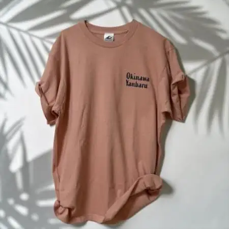 やんばるの自然を纏う オリジナルデザインTシャツ(ピンク/Mサイズ)【1732940】