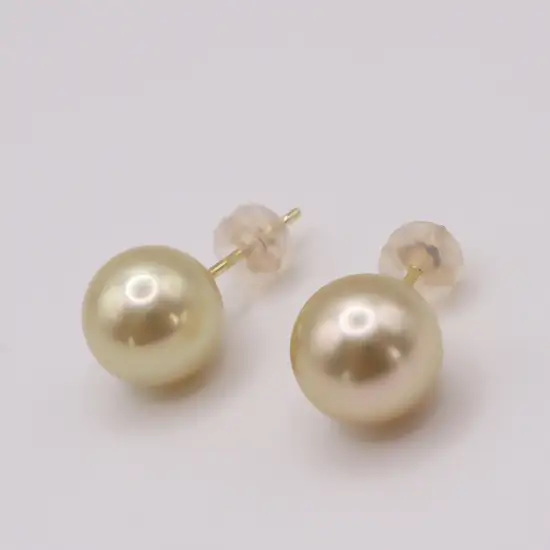 2138 【シャンパンカラー】K18 南洋白蝶真珠　9.0㎜up　ピアス