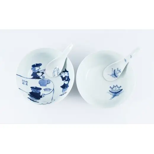 有田焼 究極のラーメン鉢ペア（レンゲ付）異人絵【まるぶん】食器 器 うつわ 磁器 陶磁器 麺鉢 ラーメン鉢 丼 丼ぶり どんぶり ペア 染付 手描き モダン A55-171