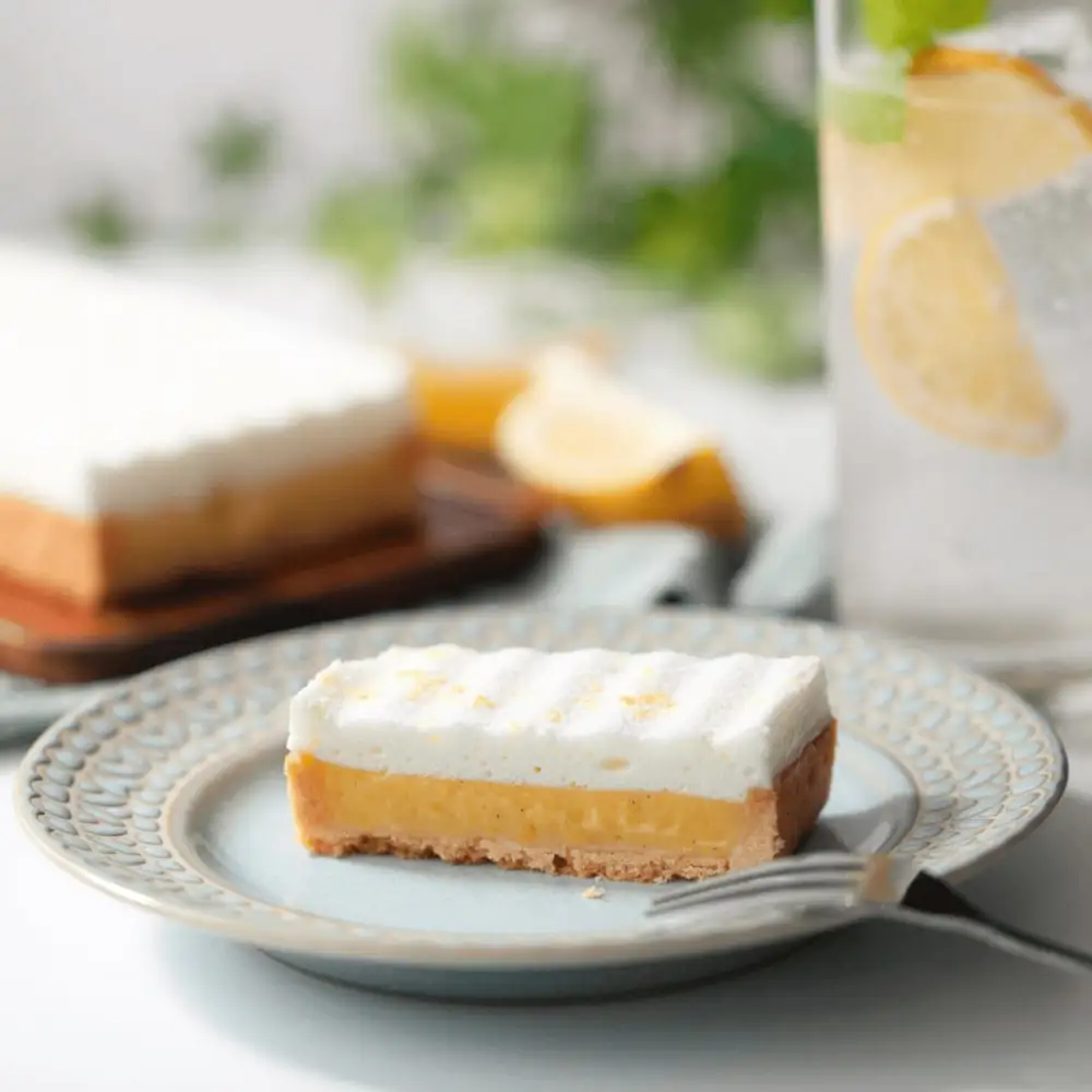 自家製 タルト・オ・シトロン・ムランゲ Tarte au citron et meringue à la crème chantilly