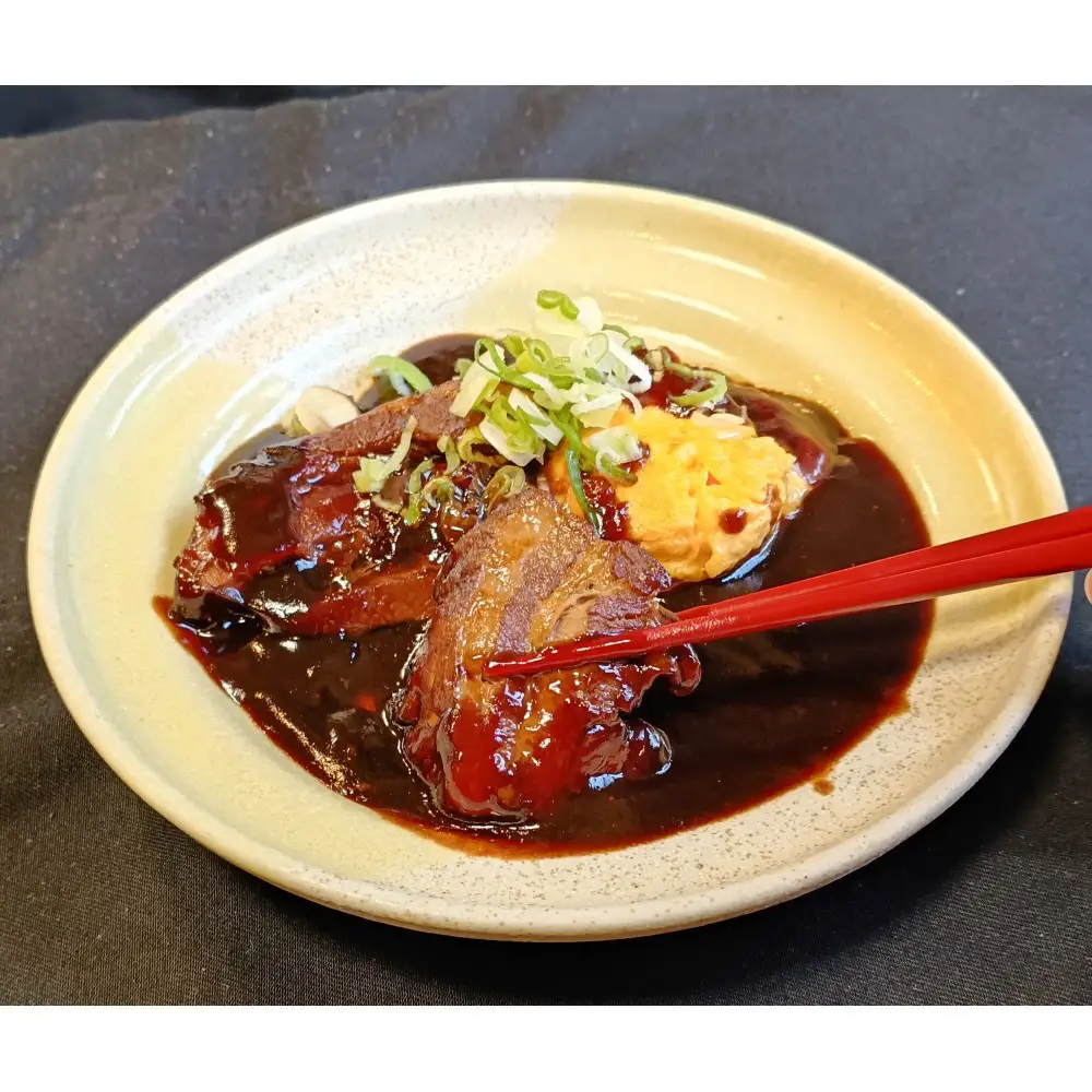 チャイニーズダイニング呵呵　名物　豚の角煮（名古屋みそ）