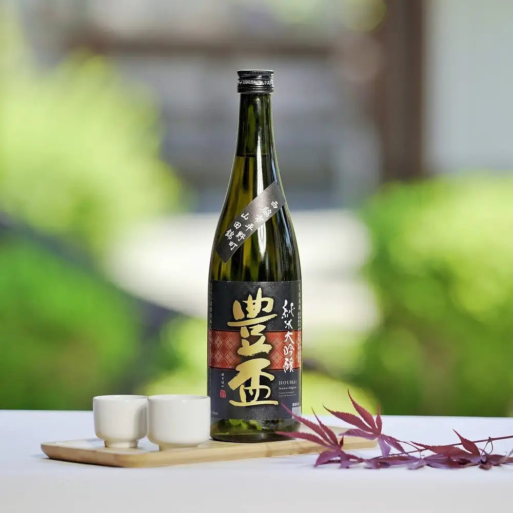 人気の美酒【豊盃】 こぎん刺し模様（山田錦） 純米大吟醸 720ml　（14-11）