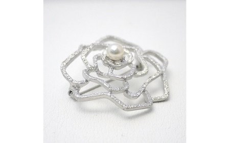 298 アコヤ真珠ブローチ（バラモチーフ）　パール 宝石 アクセサリー ジュエリー 伊勢志摩 伊勢市 結婚式 入学式 ギフト 贈り物 フォーマル バラ プレゼント 誕生日 本真珠