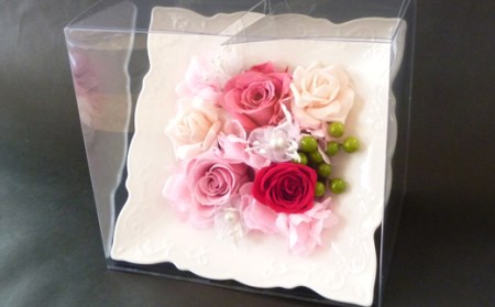 プリザーブドフラワー　磁器フレームアレンジメント（ピンク）【14000201】