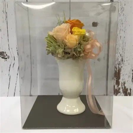 プリザーブドフラワー アレンジメント 黄色のバラ＜老舗の花屋さんの手づくり/ギフト用＞_老舗の花屋さん 手づくり ギフト用 贈呈 記念日 結婚 誕生日 お祝い プリザーブ ド フラワーアレンジメント フローリストやまくら 北海道 釧路町 釧路超 特産品 _【1114902】