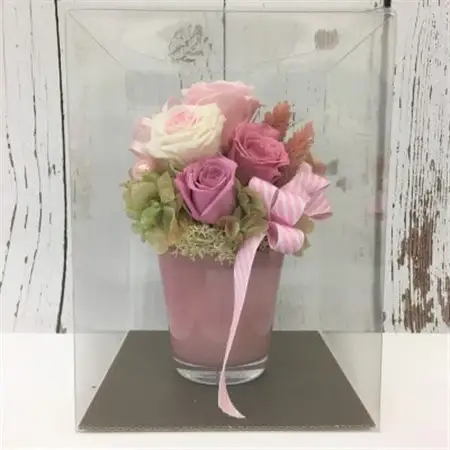 プリザーブドフラワー アレンジメント ピンク色のバラ＜老舗の花屋さんの手づくり/ギフト用＞_老舗の花屋さん 手づくり ギフト用 贈呈 記念日 結婚 誕生日 お祝い プリザーブ ド フラワーアレンジメント フローリストやまくら 北海道 釧路町 釧路超 特産品 _【1114904】