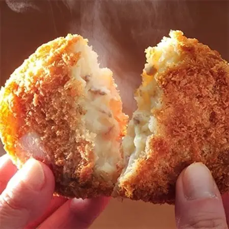 おやま和牛入り肉屋のコロッケ5個×2【配送不可地域：離島】【1096962】