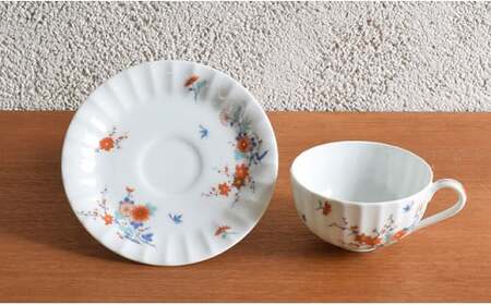 有田焼 色絵花鳥紋 ペア紅茶碗皿・ケーキ皿【深川製磁】食器 器 うつわ 皿 デザート皿 プレート メインプレート ティーカップ カップ＆ソーサー 食器セット 縁起物 贈り物 ギフト A170-24