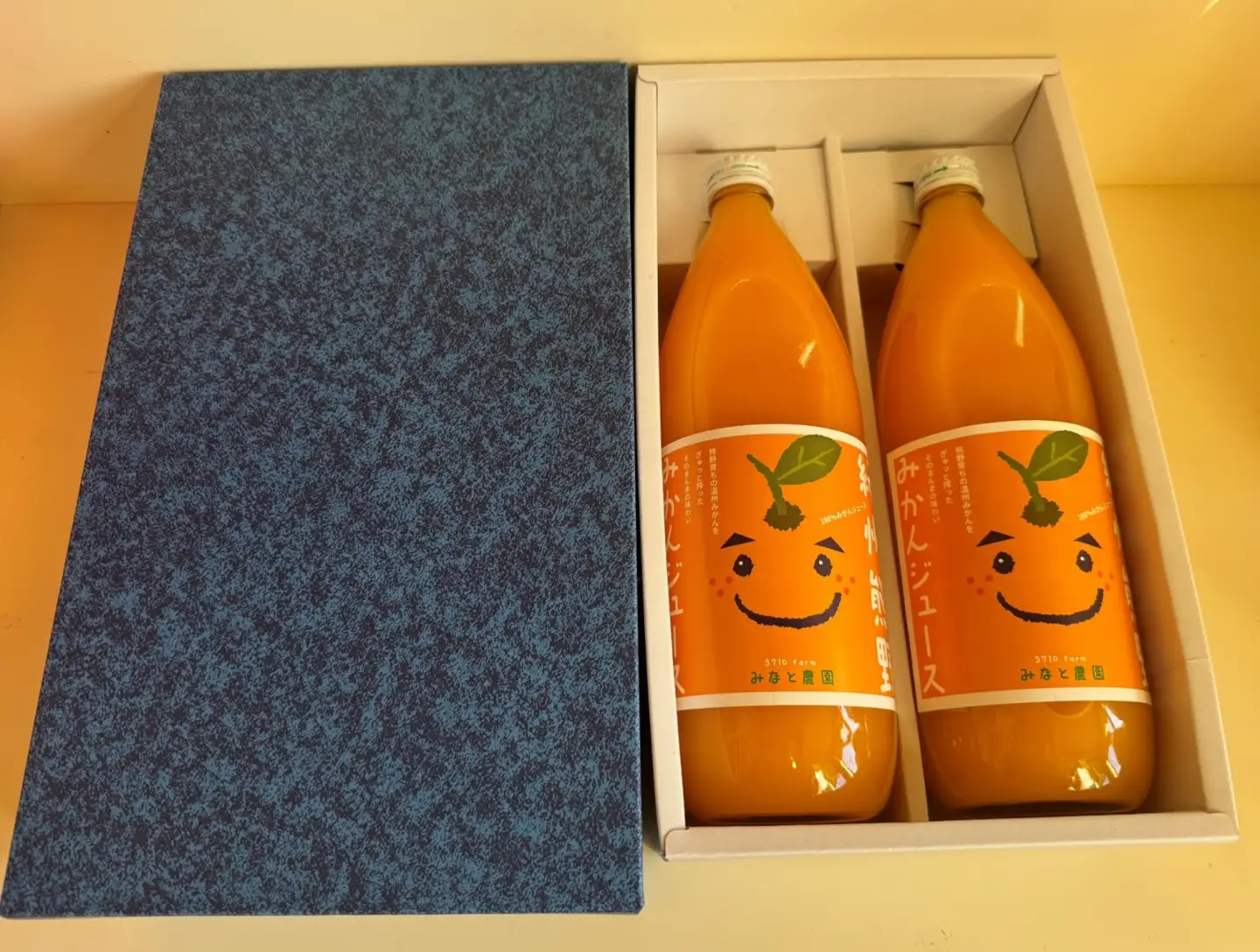  無添加 果汁100％ みなと農園の紀州熊野みかんジュース 1000ml×4本 化粧箱入り みかんジュース【kmkn0093】
