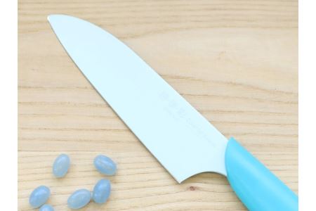 志津刃物製作所：カラフルビーンズ 三徳包丁 水色 フッ素コーティング