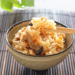 牛すじ食べ比べセット３種類と鶏めしの素/各2個合計8個のセット