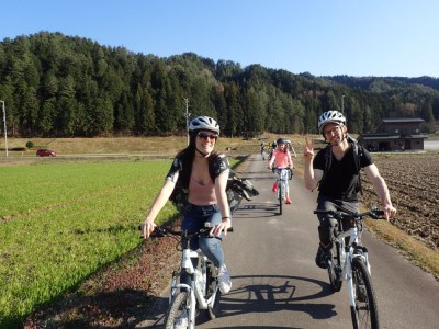 飛騨里山サイクリングガイドツアー スタンダード 飛騨古川 自転車 体験  ペアチケット [Q2474]