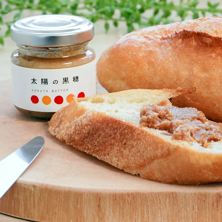 沖縄県産 黒糖バター「太陽の黒糖」 6瓶入り バター 黒糖 沖縄 ジャム 朝食 パン デザート スイーツ 甘み 黒砂糖 おしゃれ ギフト プレゼント お土産 お取り寄せ 沖縄県 糸満市 126-21