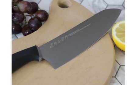 【濃州正宗作　チタンコーティング三徳包丁】　サビにくい、汚れが付きにくいクリーンな包丁 H10-26 