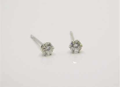 プラチナ900 ダイヤモンドピアス(Dカラー・0.2ct）K027903-H 