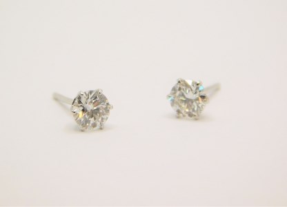 プラチナ900 ダイヤモンドピアス(Dカラー・0.5ct）K027904-H | 山梨県