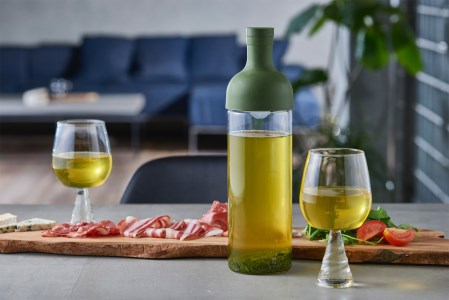 水出しでおもてなし！さしま茶の極上煎茶とHARIOフィルターインボトル750ml×２本の詰め合わせ _BA04