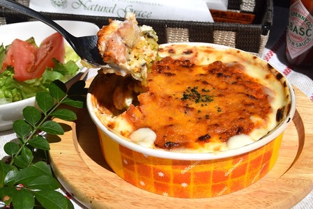 国産チキンのカレードリア〈レトルト〉