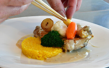 骨付き伊達鶏もも肉のフリカッセ サフランライス添え 福島県 伊達市産 F20C-328