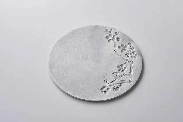 「ひんやり」をキープしてくれるアルミ鋳物の菓子皿セット（Ume Lサイズ / Sサイズ）