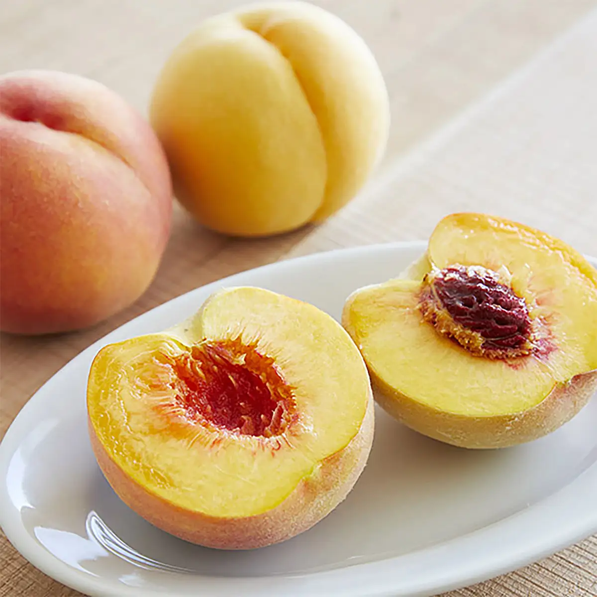 山形産 黄色い桃(有袋・無袋)2kg(5～10玉)[柔らかくなる桃] 【令和8年産先行予約】FU21-166 くだもの 果物 フルーツ 山形 山形県 山形市 2026年産
