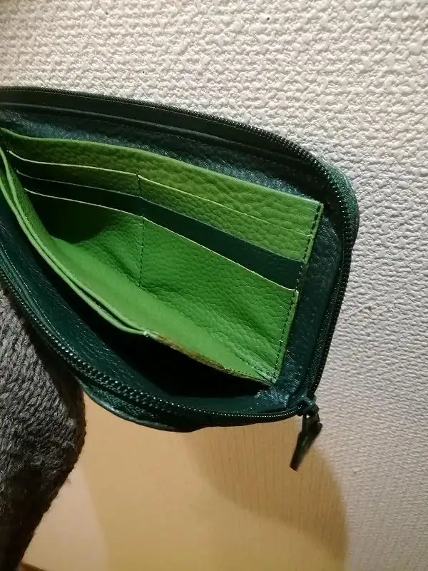 「鞄工房　香」リス柄ファスナー長財布