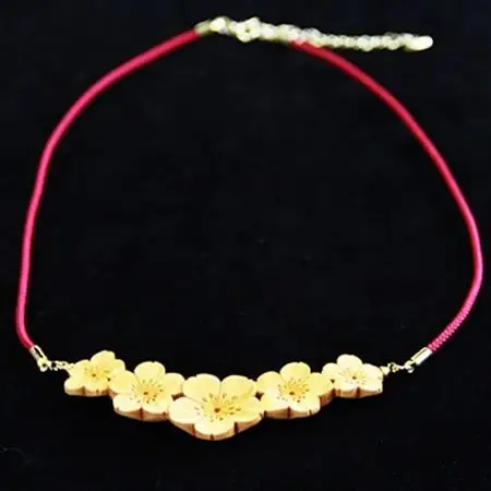 つげ細工 ネックレス(桜)　約7.5cm×2cm_装飾品・工芸品 ペンダント・ネックレス アクセサリー _【1116496】