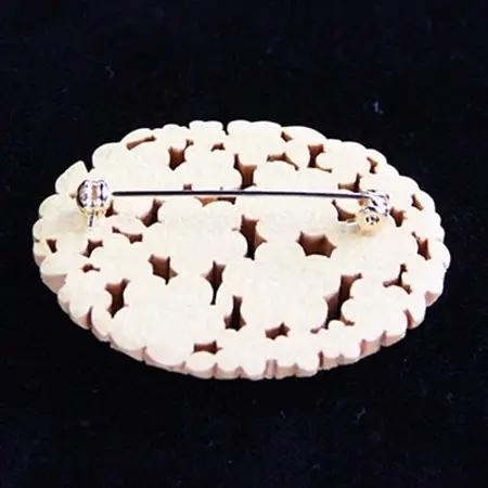 つげ細工 ブローチ(桜)　約5cm×3.5cm_装飾品・工芸品  アクセサリー _【1116506】