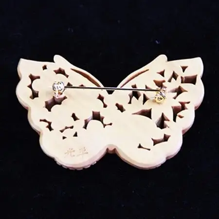 つげ細工 ブローチ(蝶)　約6.5cm×4.5cm_装飾品・工芸品  アクセサリー _【1116503】