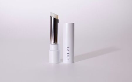 エイジングケアするリップクリーム 美容グッズ スキンケア 