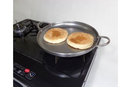 A185 匠の技ぶあつい鉄板焼くん26cm【鉄 鉄板 藤田金属 FUJITA ガス IH プレート キッチン 丸型 調理器具 日本製 大阪府 八尾】