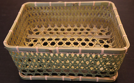 【一点ずつ手作り】自然素材にこだわった椀籠（角型） 工芸品 雑貨 日用品 かご カゴ 竹籠 