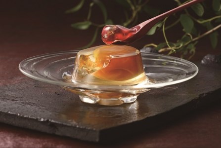 梅のしずく（12個入）_ゼリー 梅のしずく 12個入 洋菓子 スイーツ 久留米の料亭 柚子庵 紀州産 梅 大粒 甘露煮 ゼリー包み 芳醇な梅の味わい 梅ゼリー デザート おやつ お菓子 お取り寄せスイーツ 福岡県 久留米市 送料無料 〔De006〕