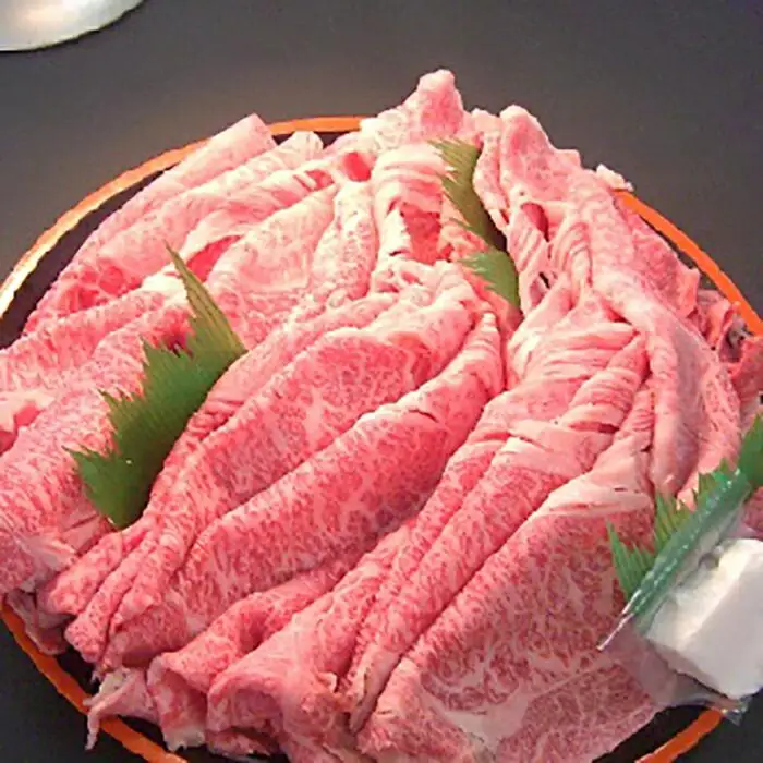 【神戸牛】霜降りすき焼用１３００ｇ（肩）