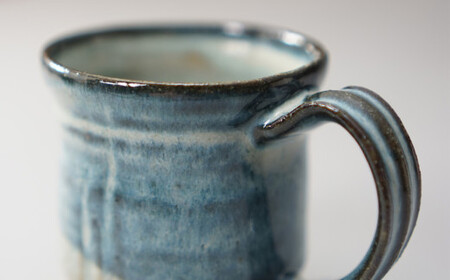 倉敷酒津の土を用いて製作されたマグカップ（海鼠釉）【マグカップ 倉敷酒津 陶芸 岡山県 倉敷市 おすすめ 人気】