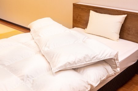 白州洗いの羽毛布団（シングル冬掛け）高級マハールサテン使用、ハンガリーホワイトグース93％ [h126]