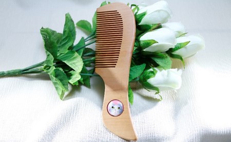 ネコの木櫛 民芸品 工芸品 ヘアケア用品 ブラシ くし コーム 椿油 