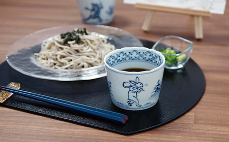 有田焼 染付鳥獣戯画 そばちょこ ペア【よう楽庵・たかす】食器 うつわ 器 磁器 陶磁器 染付 青 鳥獣戯画 動物 2個 セット カップ フリーカップ デザート 手描き 35000円 3.5万円 A35-611