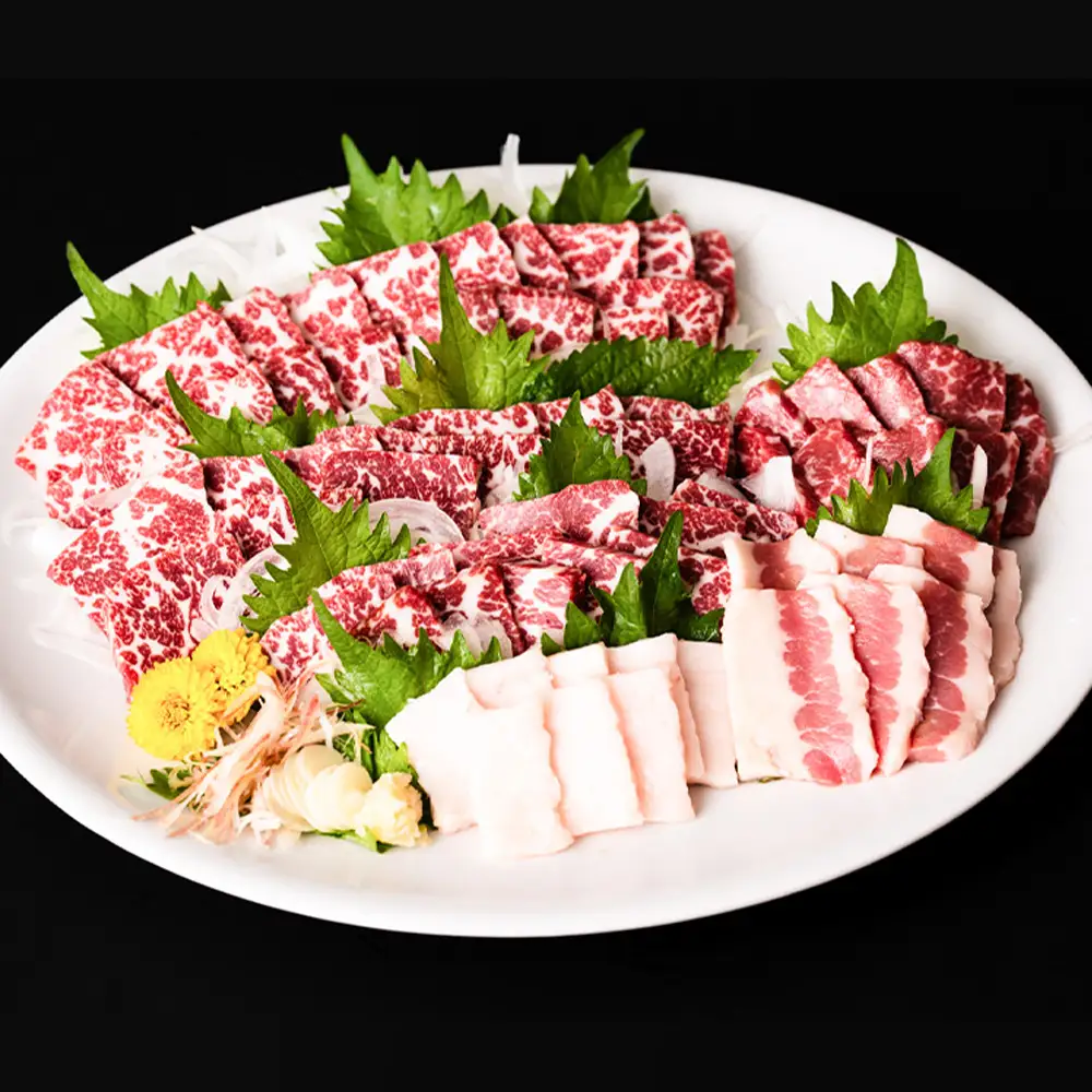 【定期便3回】初めて食べる方にもおすすめ！馬刺し 食べ比べ 熊本名産 酒のつまみ 晩酌 赤身肉 定期便 3ヶ月 合計約1.45kg 全5種類 特選赤身 タテガミ フタエゴ グルメ馬さし1級・特級 醤油・生姜小袋付 ブロック 馬刺し 馬肉 肉 真空パック 冷凍 熊本名産 熊本県 九州