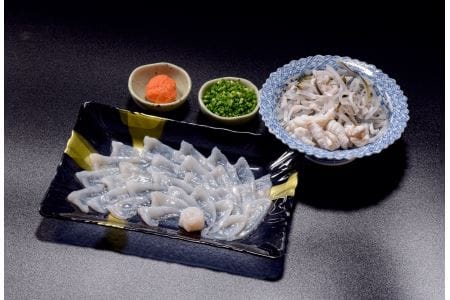 【配送日指定可】 長門産とらふぐ ふぐセット とらふぐ刺身 2人前 冷蔵 トラフグ フグ 最高級とらふぐ 父の日 母の日 イベント お中元 お歳暮 贈答用 ギフト 熨斗 のし 大人気 山口県 本場トラフグ 職人 (1138)