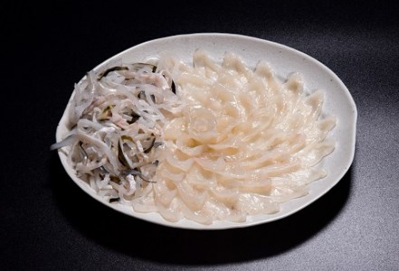 【配送日指定可】 ふぐセット とらふぐ刺身 とらふぐ あら ひれ酒 堪能 2-3人前セット（ポン酢・もみじおろし付き） [刺身80g+ふぐ皮80g+あら600g+干しひれ4枚〕 トラフグ フグ 最高級とらふぐ 父の日 母の日 イベント お中元 お歳暮 贈答用 ギフト 熨斗 のし 大人気 山口県 本場トラフグ 職人 板前 長門産とらふぐ  (1214) 