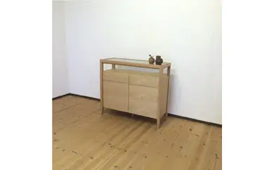 【ガラストップリビングボード90cm オーク材】オイルフィニッシュ おしゃれなお部屋の演出に最適な無垢とツキ板を使ったリビングボード 家具 リビングボード サイドボード ローボード 棚 シェルフ 飾り棚 食器棚 本棚 MUFactory
