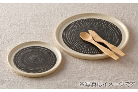 【波佐見焼】黒刷毛飛び鉋 プレート M・L 2枚セット 食器 取り皿 陶器【利左エ門窯】 [QB44]  波佐見焼