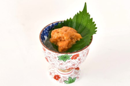 【100年以上のロングセラー】 うに 三陸産 塩うに 約120g [横田屋本店 宮城県 気仙沼市 20565816]
