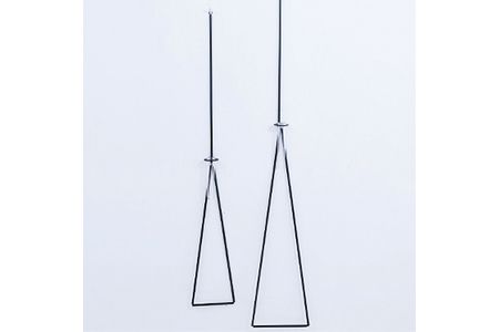 ALART〈アルアート〉　Strings　SMセット（Strings　S・M　各1個）壁面用花器　　インテリア　金属素材を用いたモダンなアイテム　アルミならではの80ｇと軽量さ・手染めによる漆黒色が特徴 F7Z-217