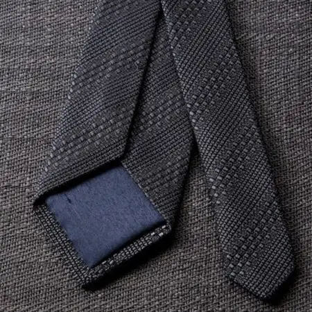 【手織りネクタイ】グレー 丹後ジャカードタイ kuskafabric 京都・丹後のシルク織物_装飾品・工芸品 ネクタイ・ベルト 服飾小物 _【1257556】