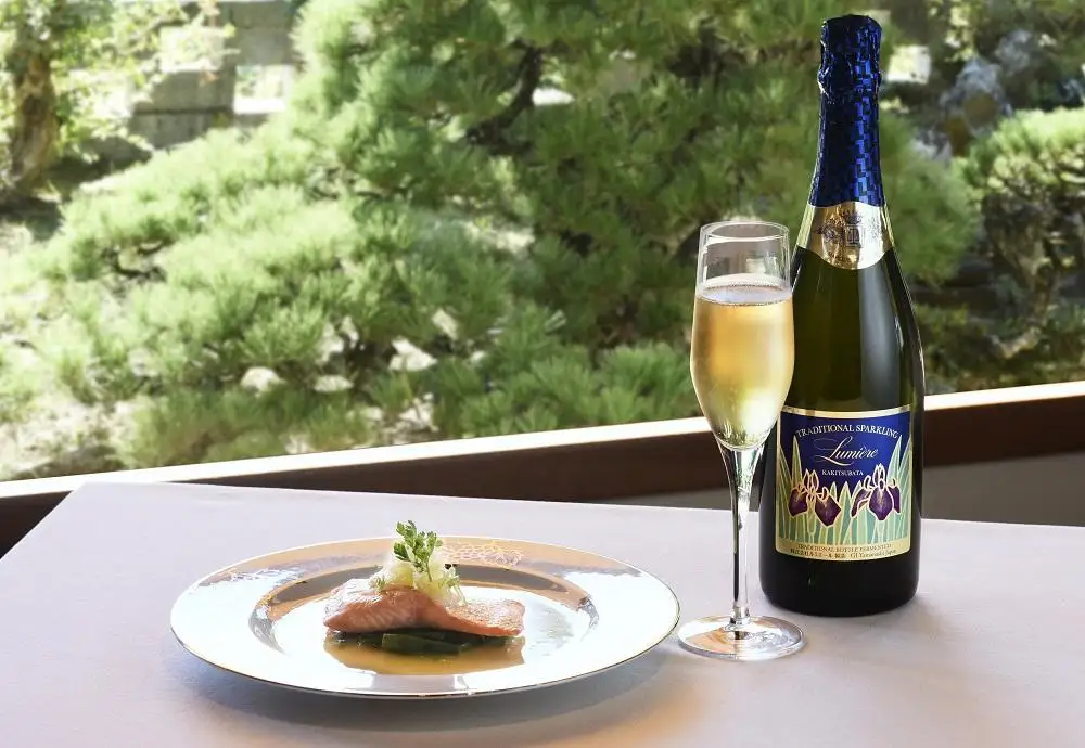 ワイン トラディショナル スパークリング KAKITSUBATA｜ワイン スパークリングワイン 山梨 国産ワイン ルミエール 国産ワイン ルミエール