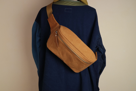 ボディバッグ キャメル [アトリエSASSA 富山県 朝日町 34310134]