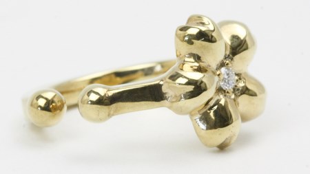 ダイヤモンド入「一輪桜」のイヤーカーフ ダイヤモンド [AH073sa]